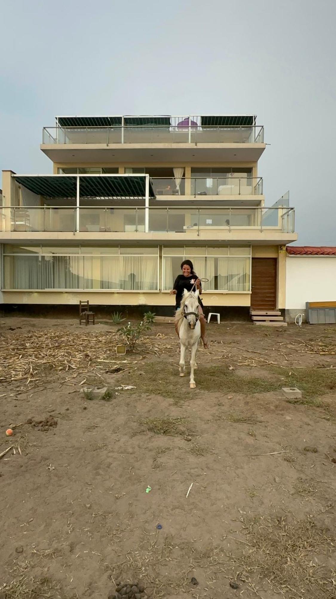 مبيت وإفطار آسيا Yolo House Peru المظهر الخارجي الصورة