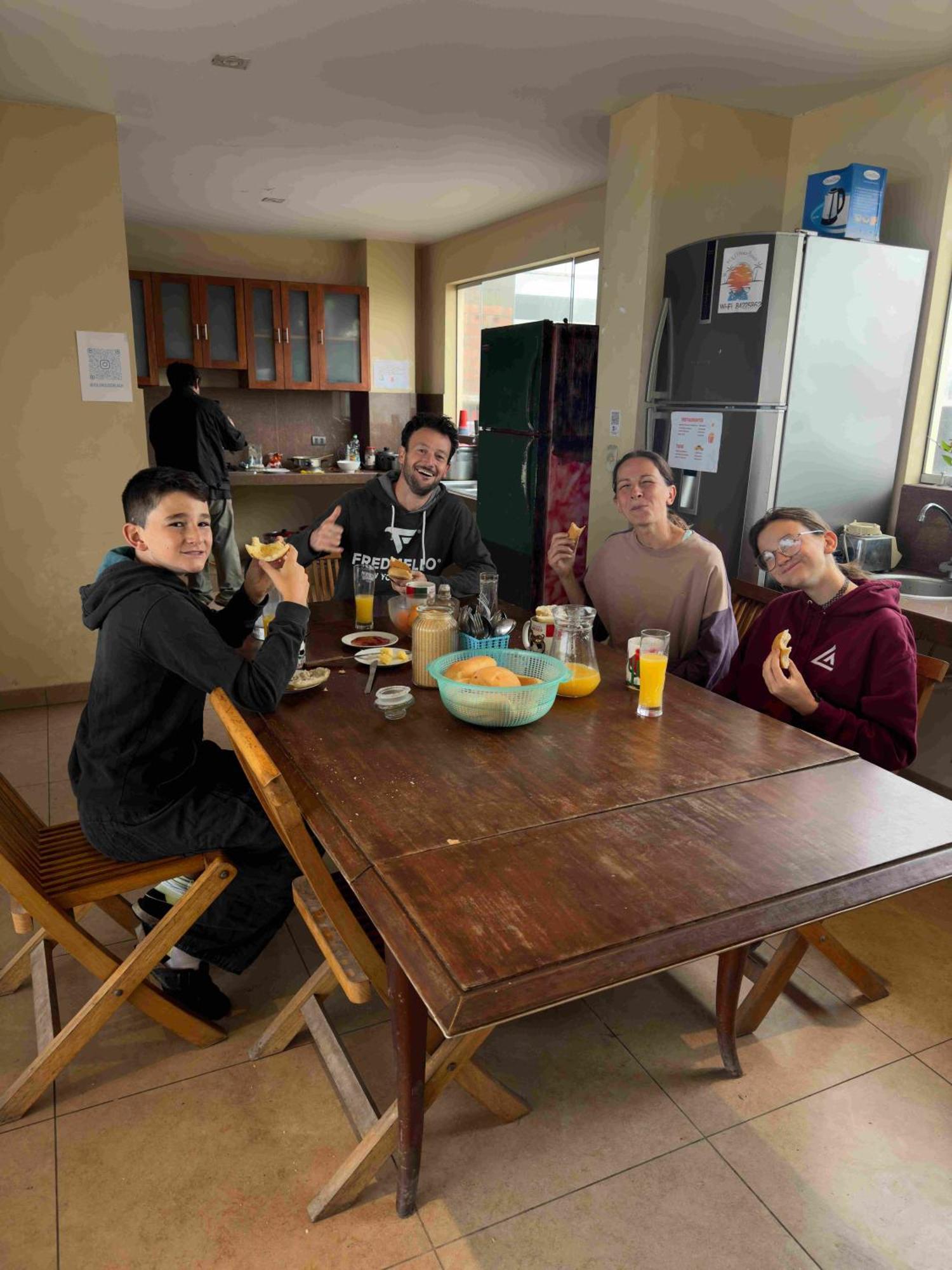 مبيت وإفطار آسيا Yolo House Peru المظهر الخارجي الصورة